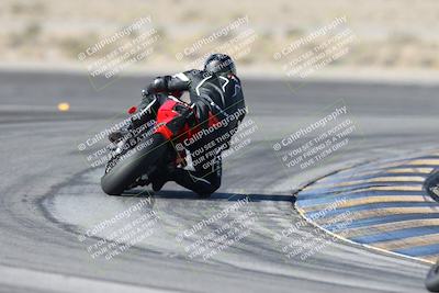 media/Dec-01-2025-Moto Forza (Mon) [[2daa91e15f]]/1-Advanced Group/Session 2 Turn 11 Backside/